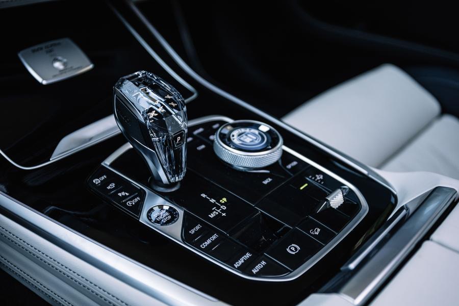 Детали интерьера Alpina XB7 (G07, 002) 2020 года  (WW) (фото 25 из 34)